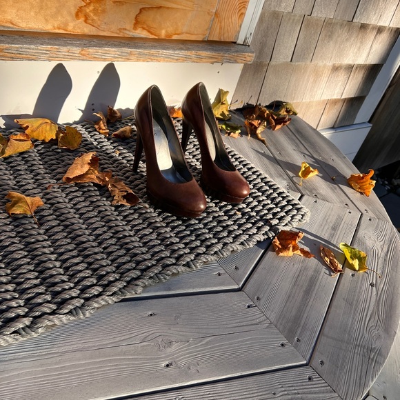 Guess WGREAGAN - Rich Burnished Brown Leather Wood-tone Platform 5” Heels pumps - Picture 4 of 14